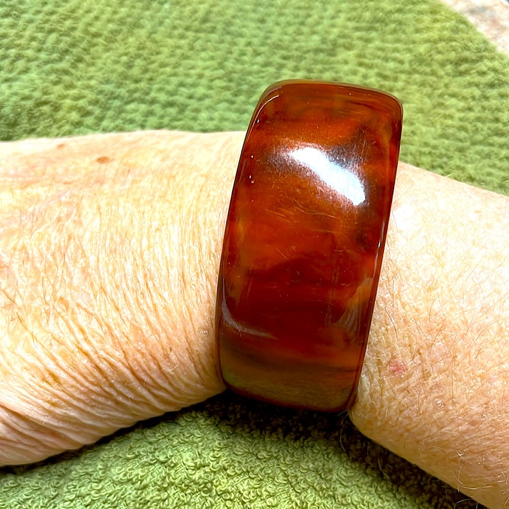 Bakelite bangle bracelet